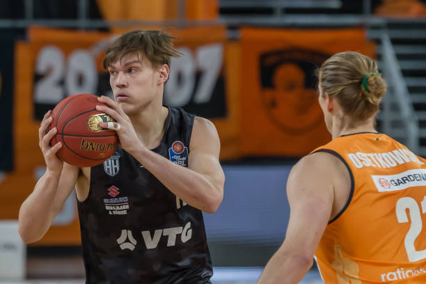 伍领队或赛 伍领队或赛