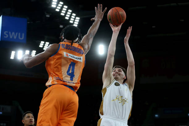 主队在禁区 主队在禁区